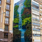 Мурал з водоспадом на Золотоустівській 26