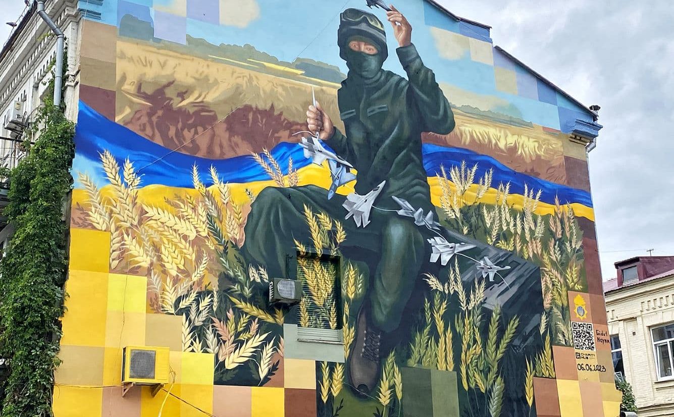 Мурал «Запорізький месник» на Подолі
