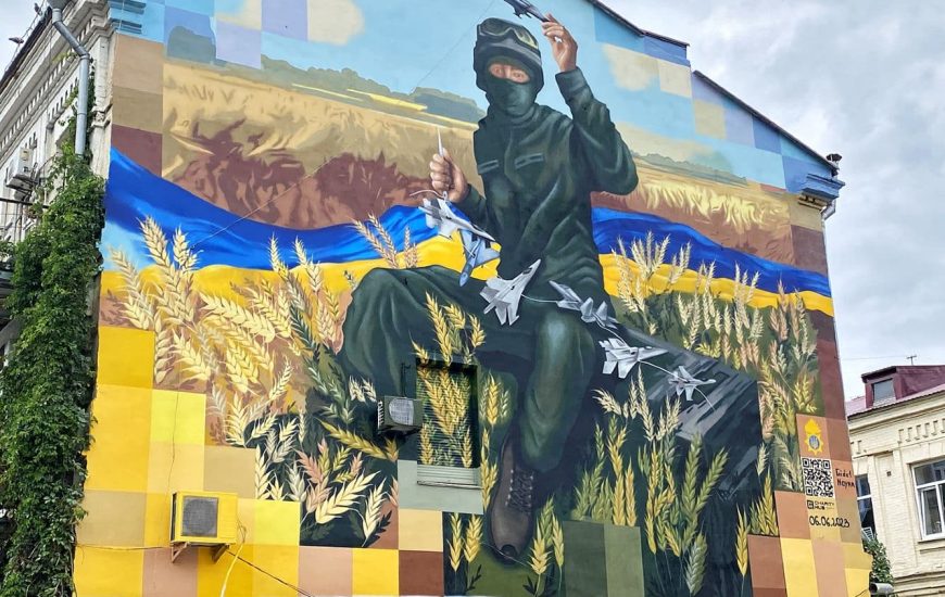 Мурал «Запорізький месник» на Подолі