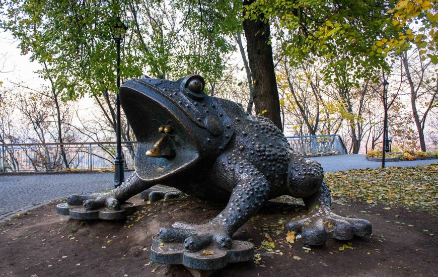 Пам’ятник жабі