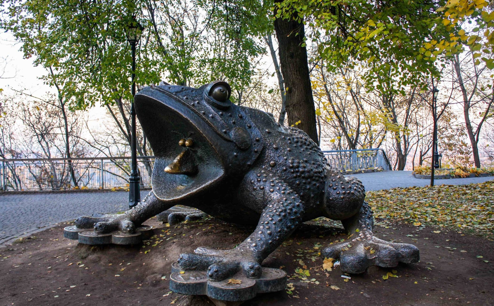 Пам’ятник жабі