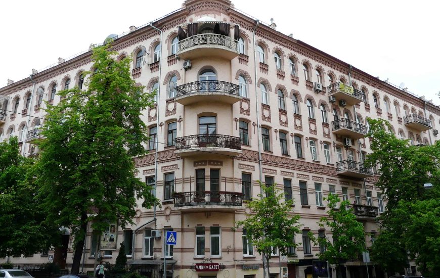 Будинок на вулиці Станіславського у Києві