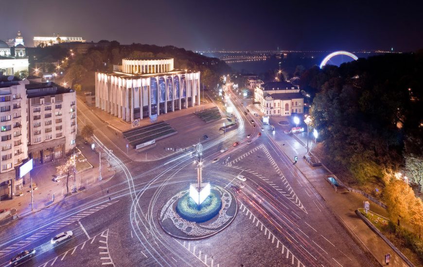 Вид на Європейську площу у вечірній час